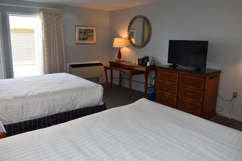 Standard Room, 2 Queen Beds photo 2