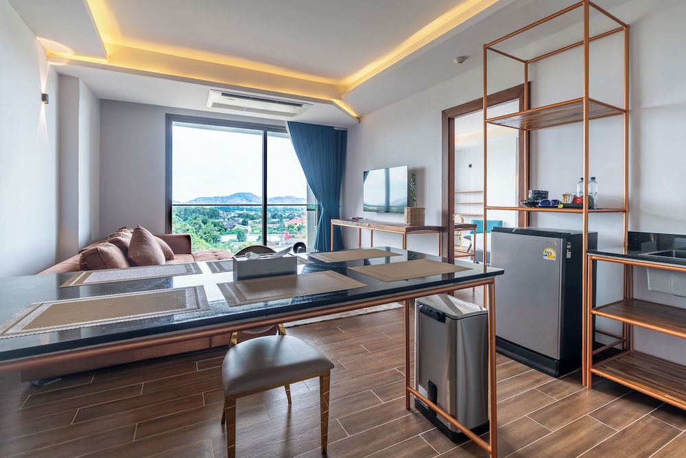 Premium Family Suite - Photo 11