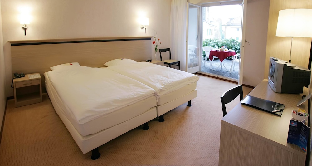 Double Room (Double room with balcony) photo 2