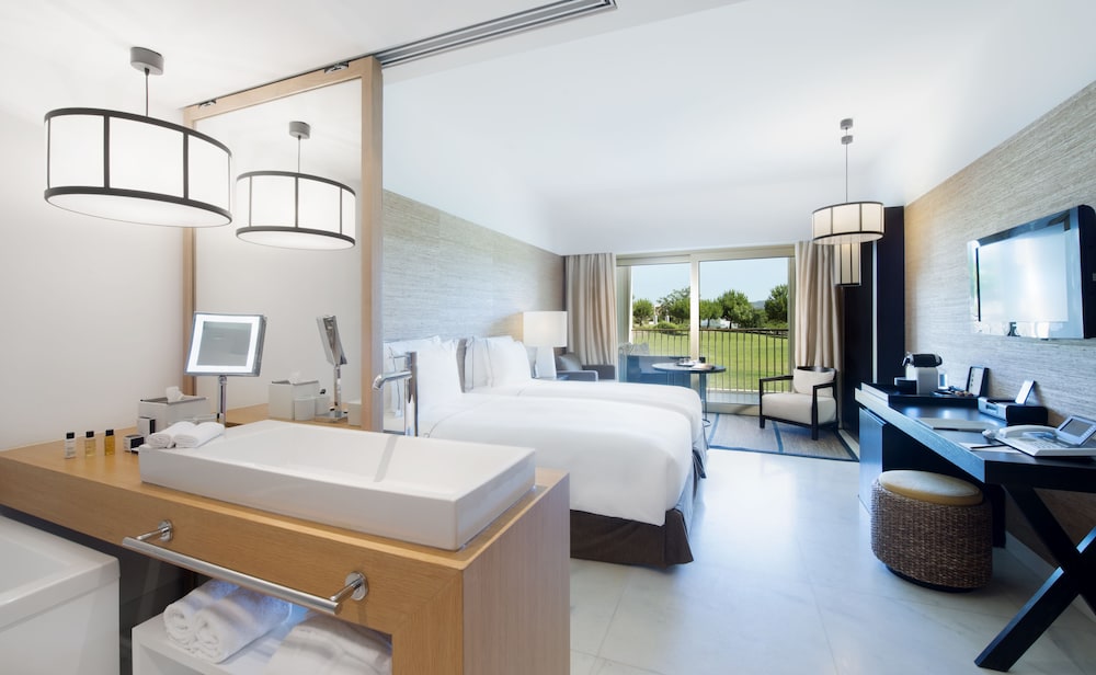 Deluxe Room - Photo 7