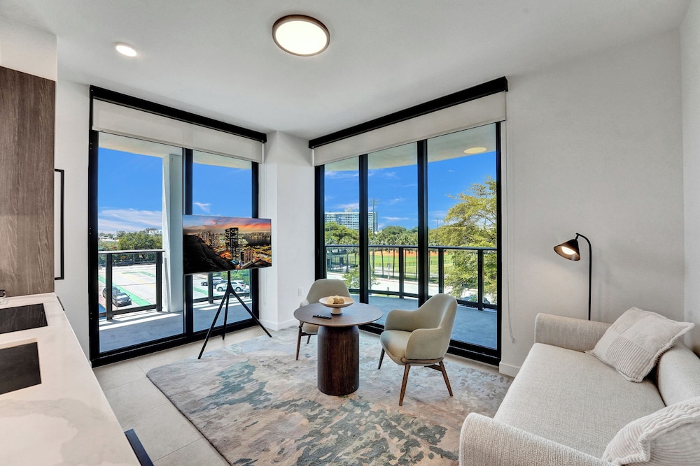 1 Bedroom Suite With Balcony