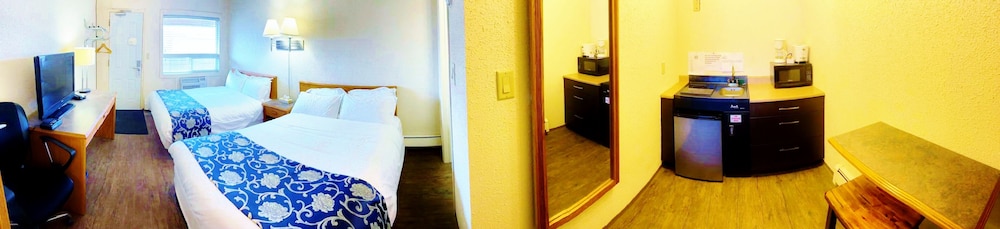 Room, 2 Queen Beds, Smoking photo 2