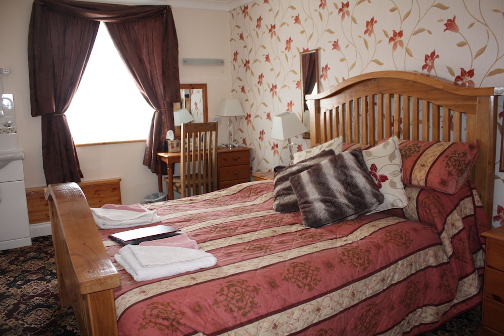 Deluxe twin room,with lounge on second floor.