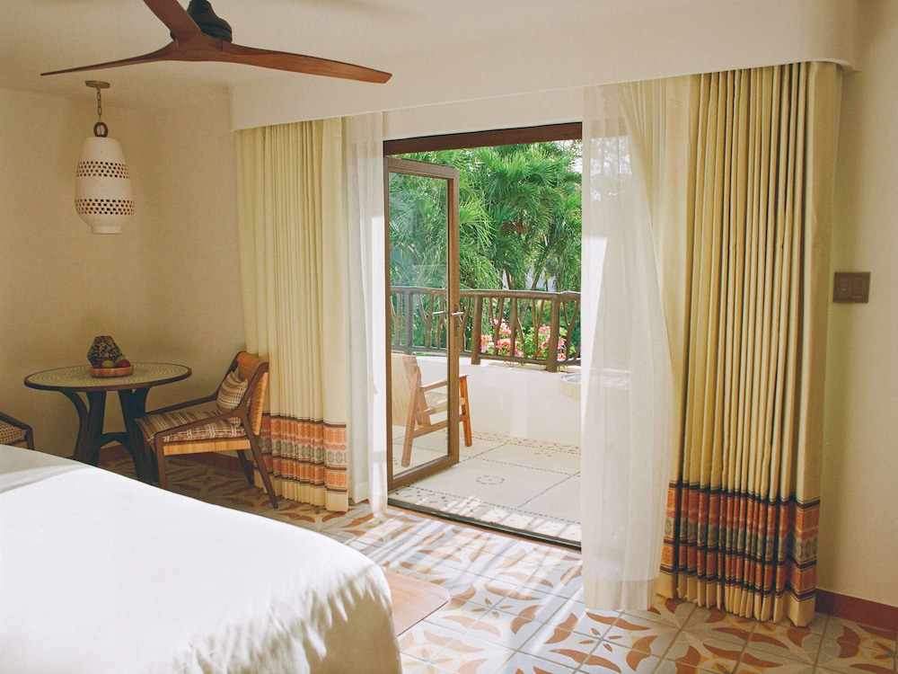 Deluxe Room, Garden View (Deluxe Garden View Room) - Photo 2