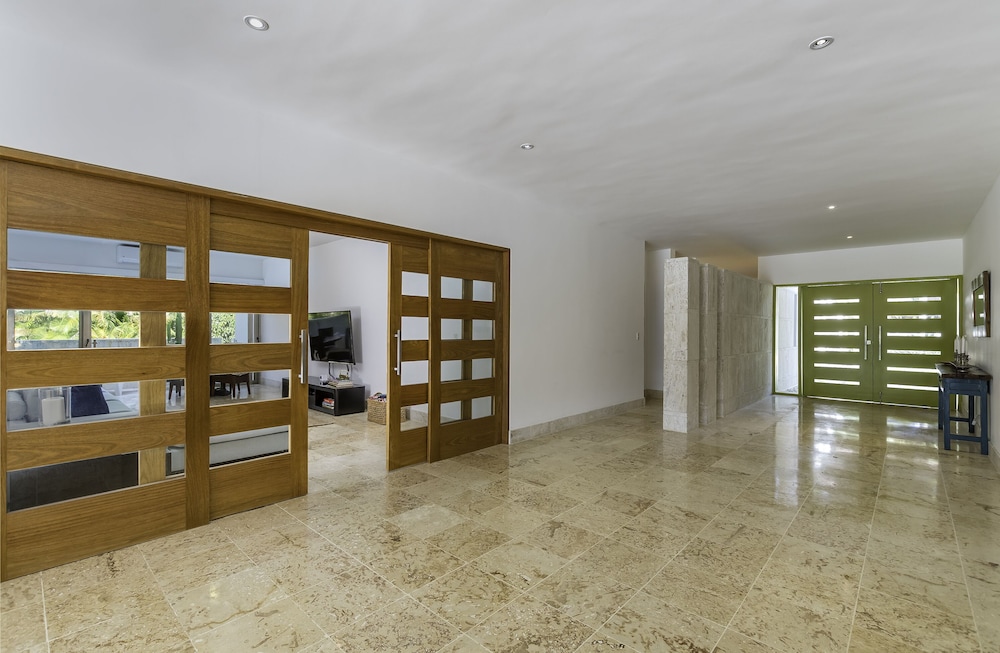 Romantic Villa photo 3