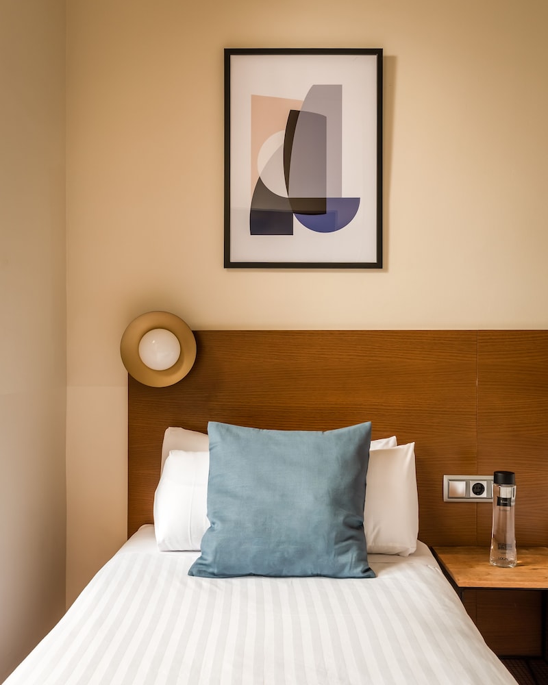 Standard Double Room Single Use photo 2