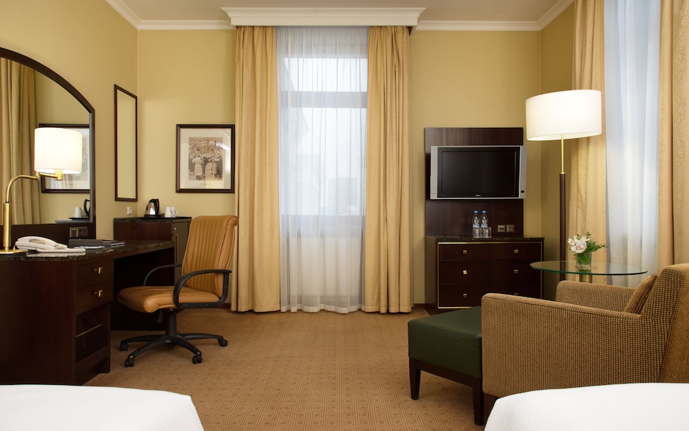 Executive Twin Room, Club Lounge Access photo 3