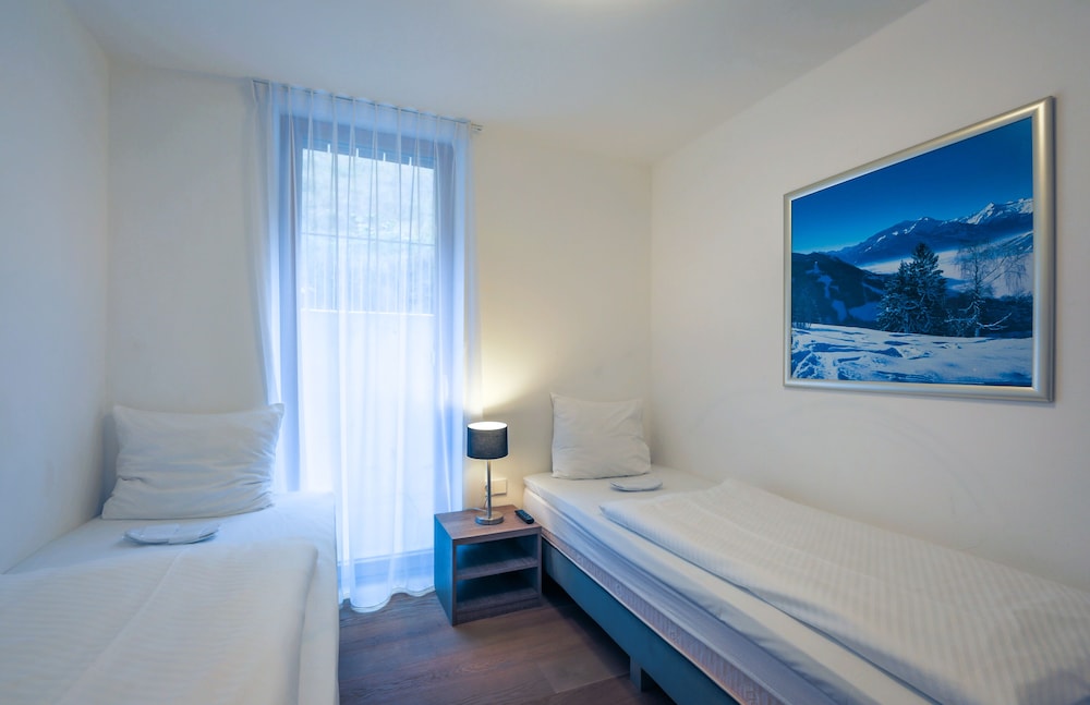 Apartment, 3 Bedrooms, 2 Bathrooms (BV2.4 / Excl. 215 EUR cleaning fee) photo 2