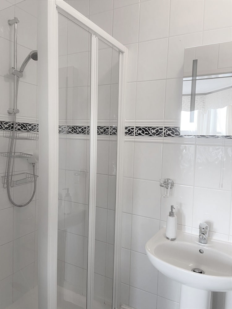Superior Double Room, Ensuite, Sea View photo 3