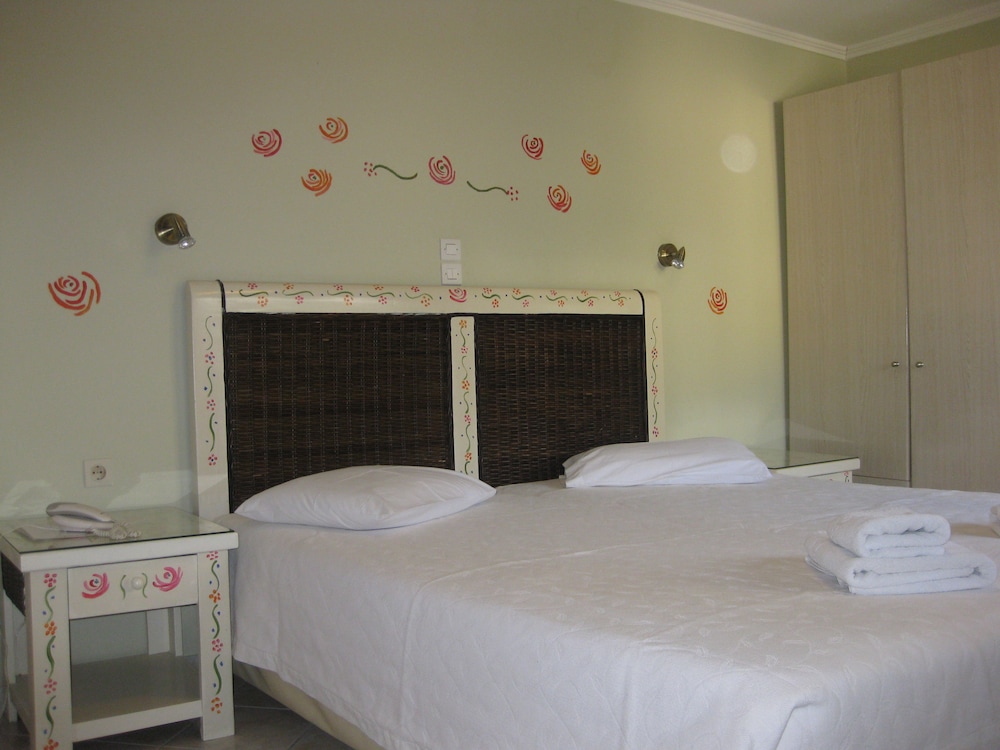 Basic Double or Twin Room, 1 Bedroom - Photo 3