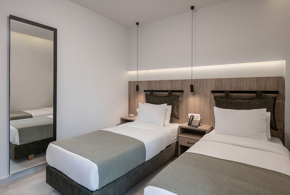 Standard Twin Room - Photo 3