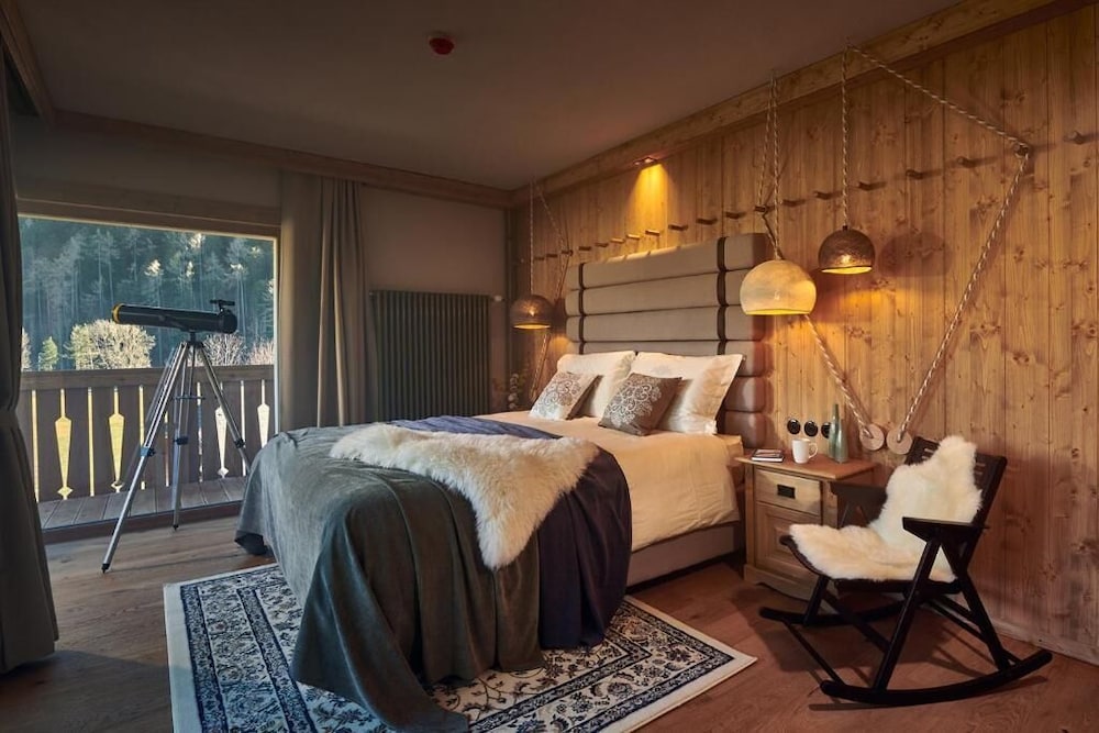 Deluxe Room, 1 King Bed