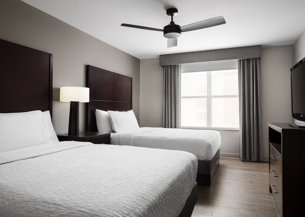 Suite, 2 Queen Beds, Accessible, Bathtub (Mobility/Hearing)