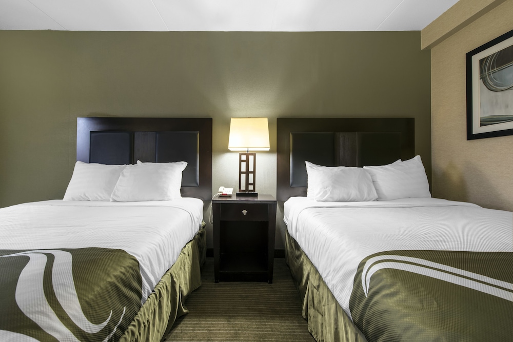 Standard Room, 2 Queen Beds, Non Smoking - Photo 7