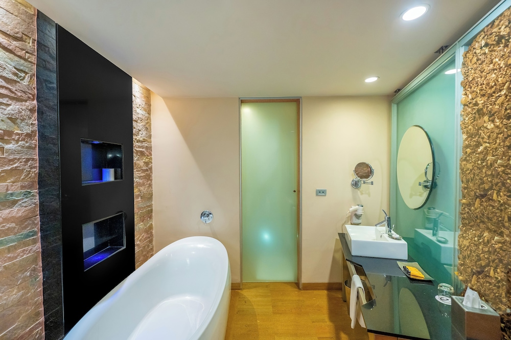 Deluxe Room - Photo 3