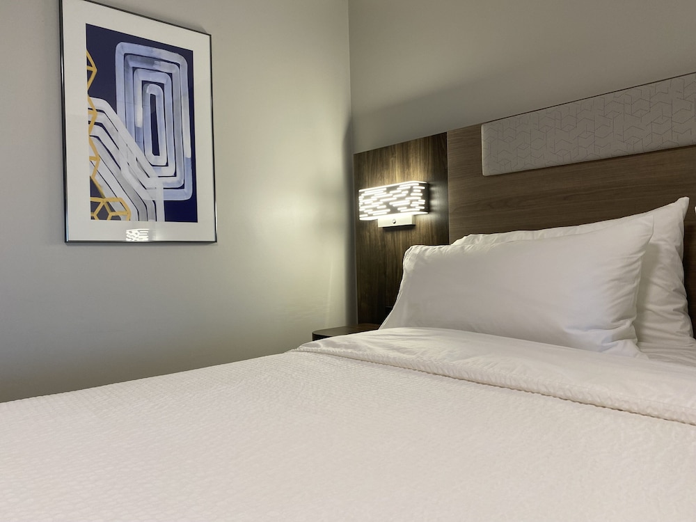 Suite, 2 Queen Beds - Photo 7