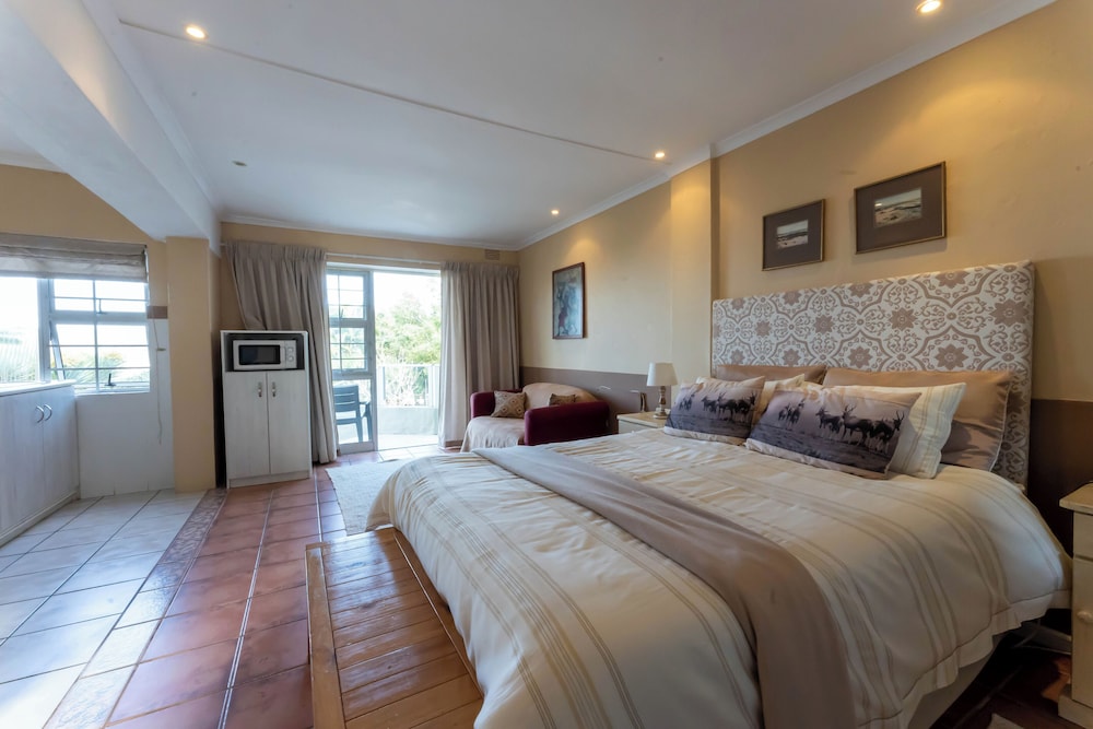 Deluxe Double Room, Ensuite, Garden Area photo 3