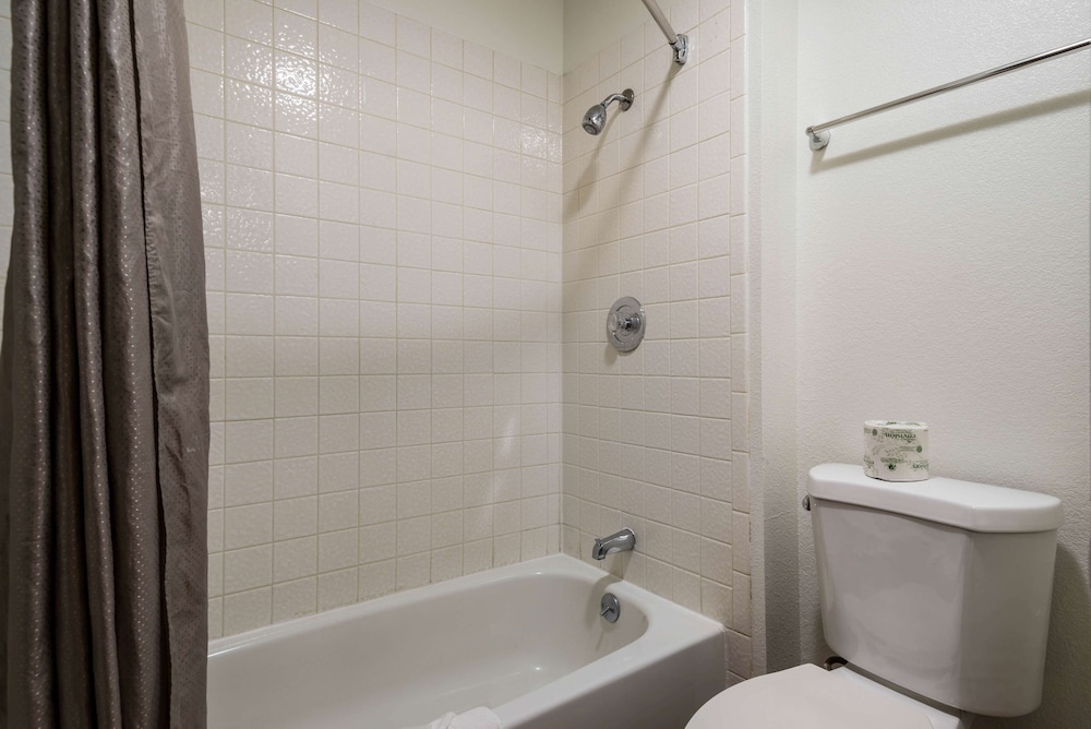 Standard Suite, 2 Queen Beds, Non Smoking, Kitchenette - Photo 13