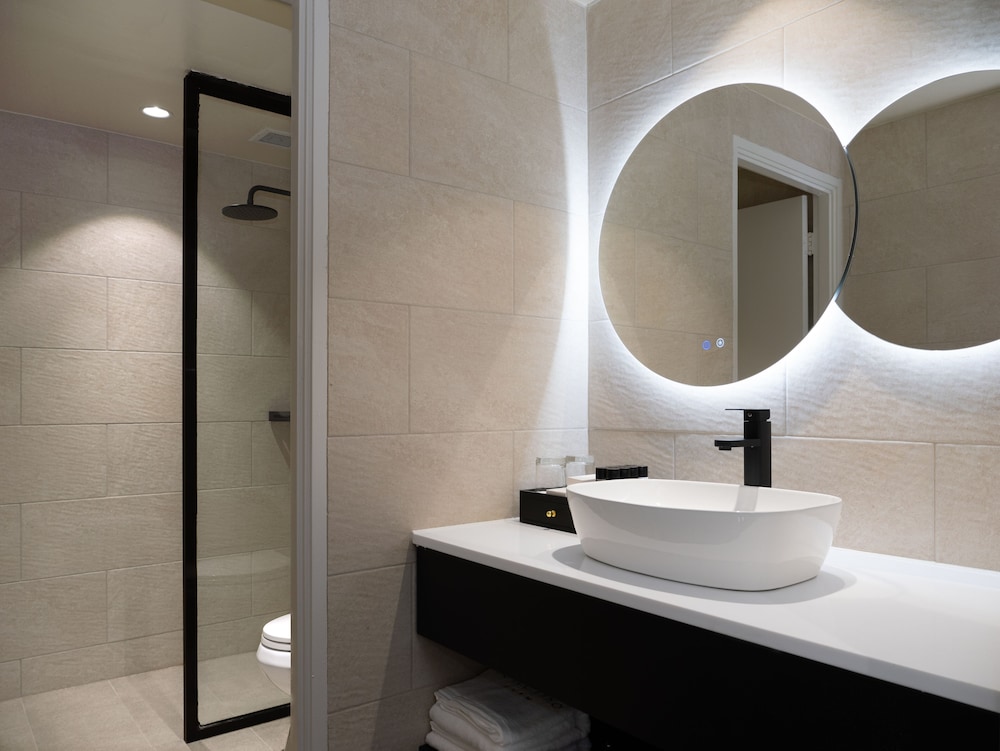 Premier Suite - Photo 4