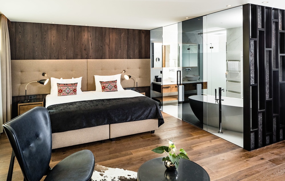 Junior Suite (Deluxe) photo 2