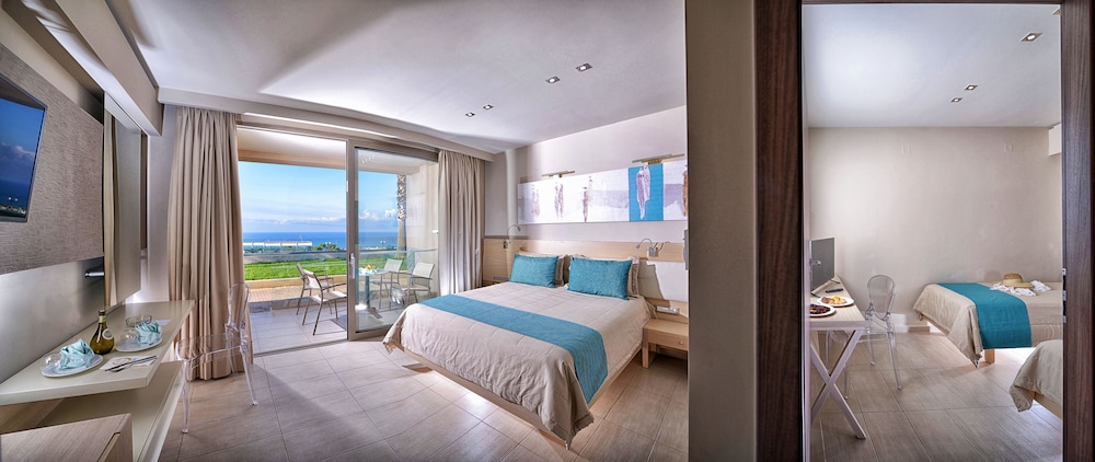 Superior Family Room with Sea View - Photo 1