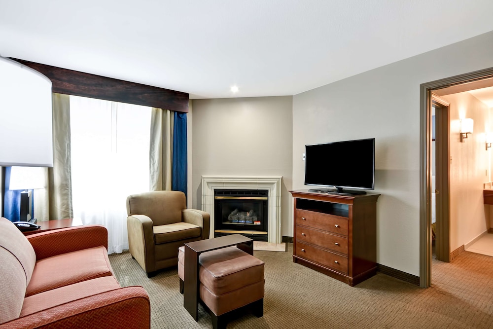 Two Bedroom Suite - Photo 20