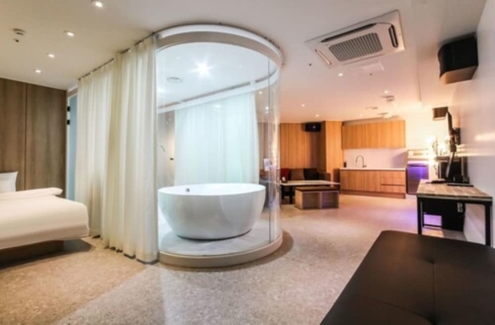 Party Room (B1) - Photo 3