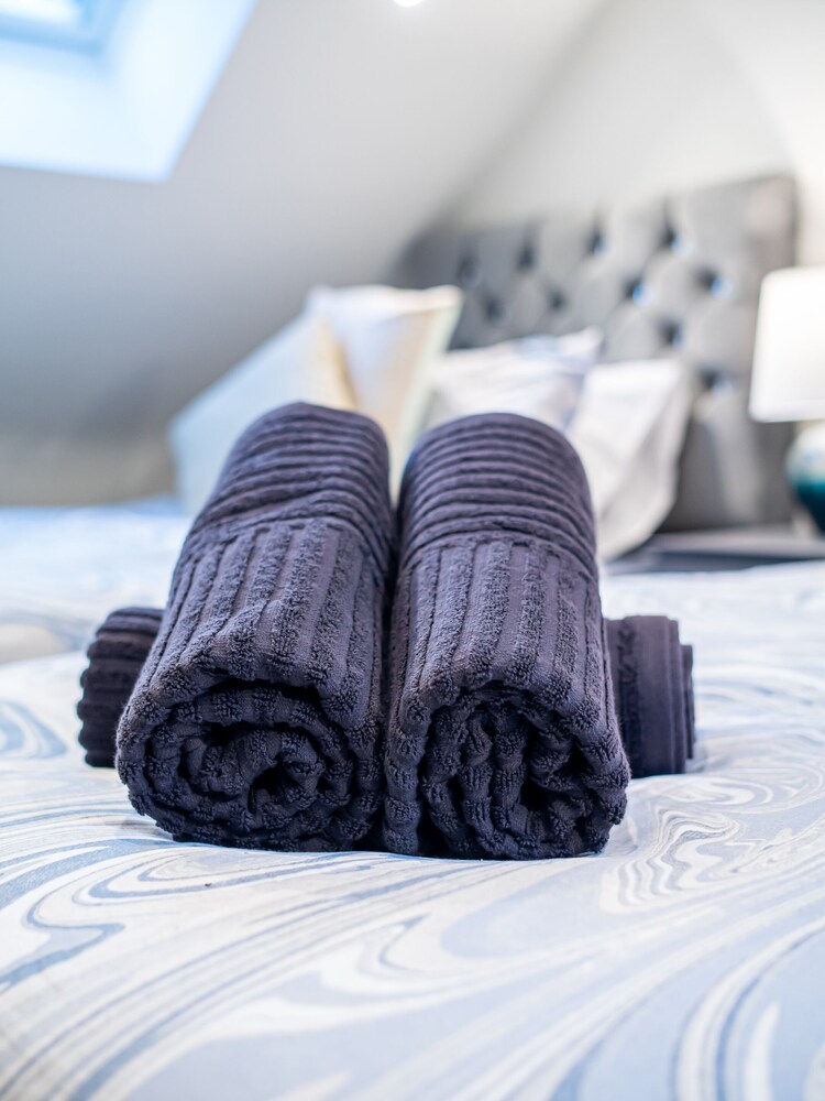 Bv Luxe 3 Slaapkamer Stadswoning in Bed Cliff Oaks, Foto 4