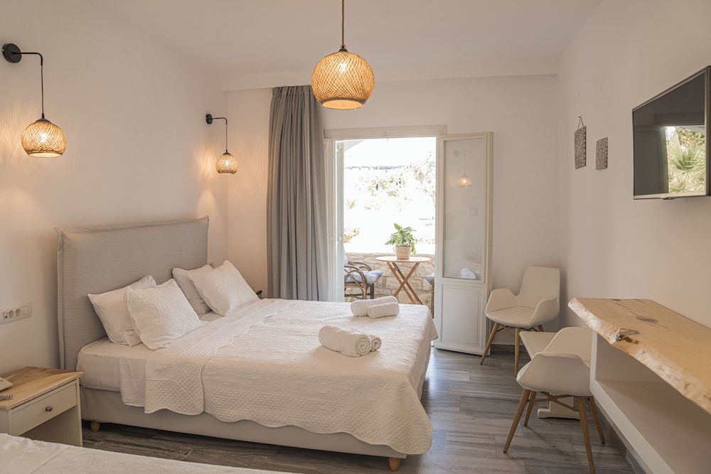 Standard Triple Room, Garden View