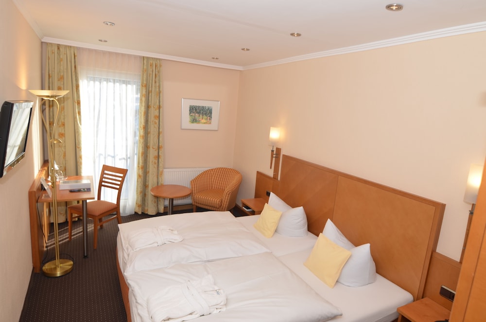 Basic Double Room, Mountainside