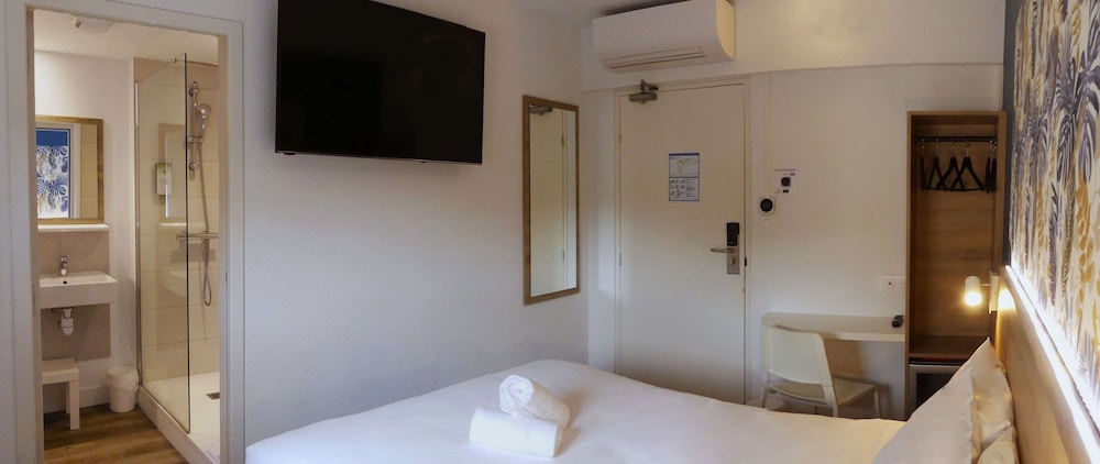 Comfort Room, 1 Double Bed - Photo 9