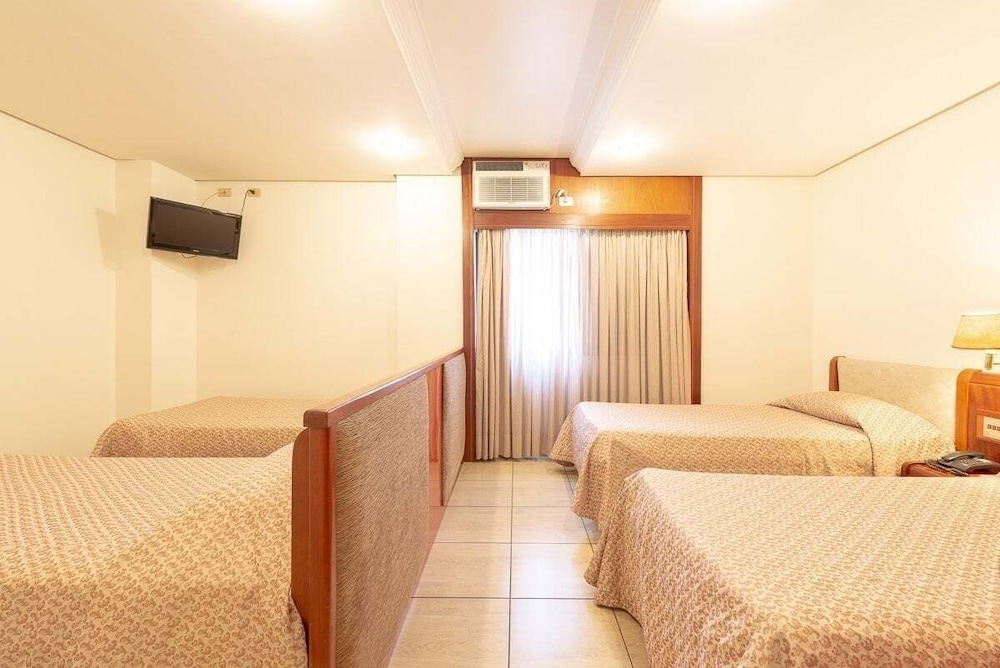 Standard Quadruple Room - Photo 6