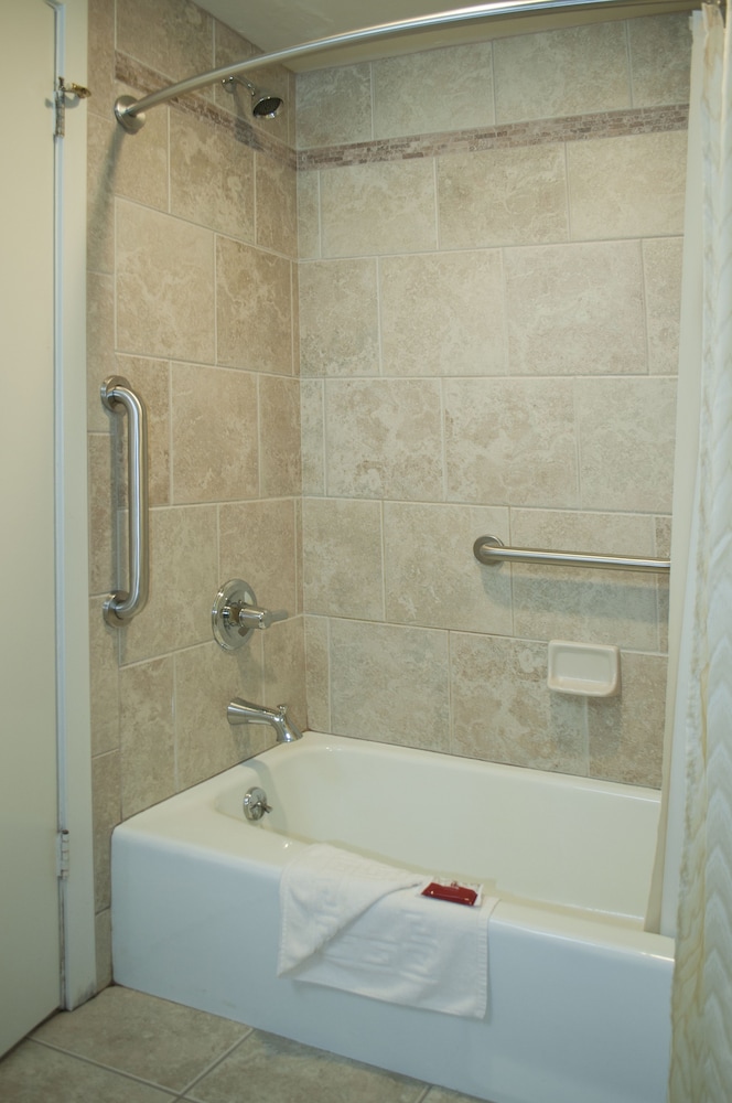 Deluxe Room, 2 Queen Beds photo 2