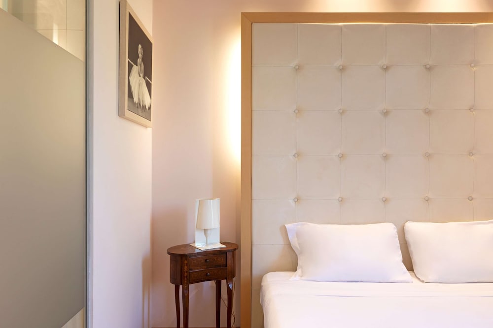 Deluxe Double Room, Non Smoking - Photo 7