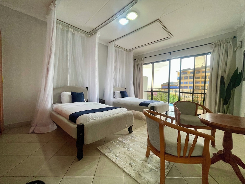 Deluxe Twin Room, Balcony, City View photo 1