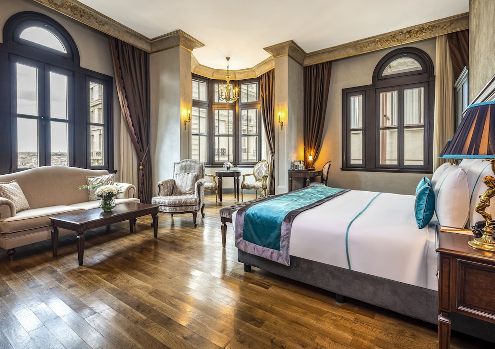 Royal Suite With Sea View thumbnail 5