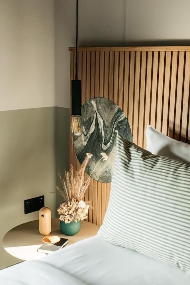 Classic Double Room, City View - Photo 2