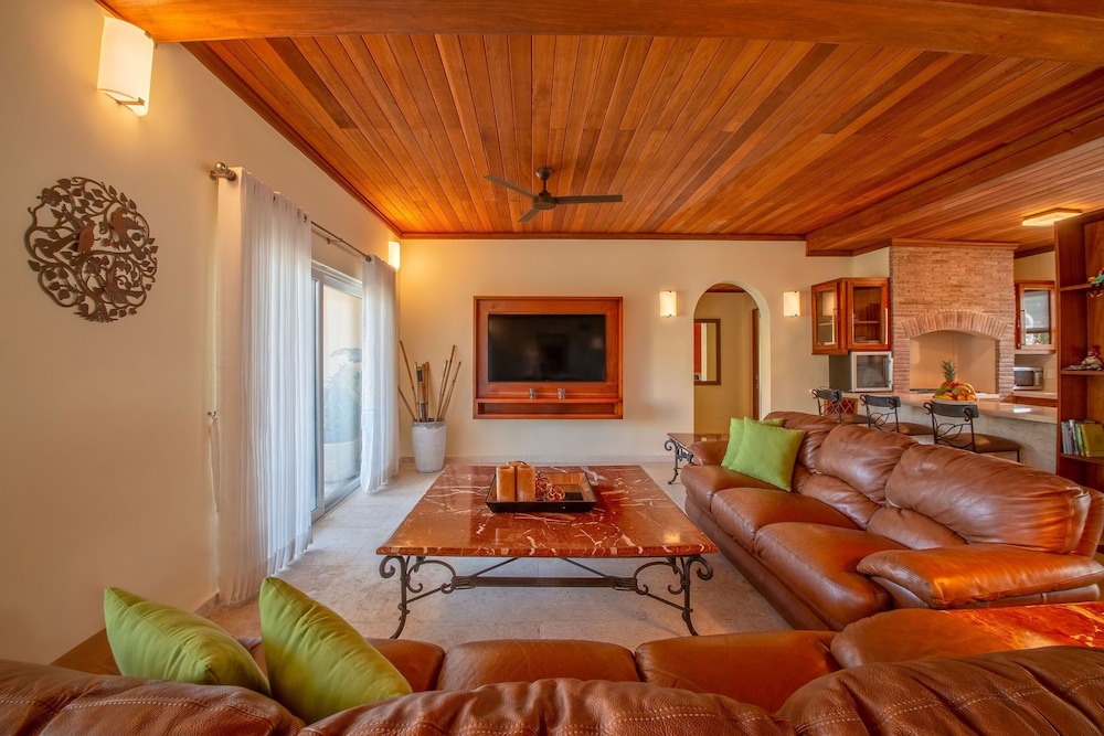 Deluxe Suite, 2 Bedrooms, Ocean View