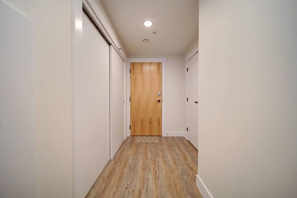 Ocean Bay New Luxury Condo Slps-5 w Prk Coffee AC, Kuva 10