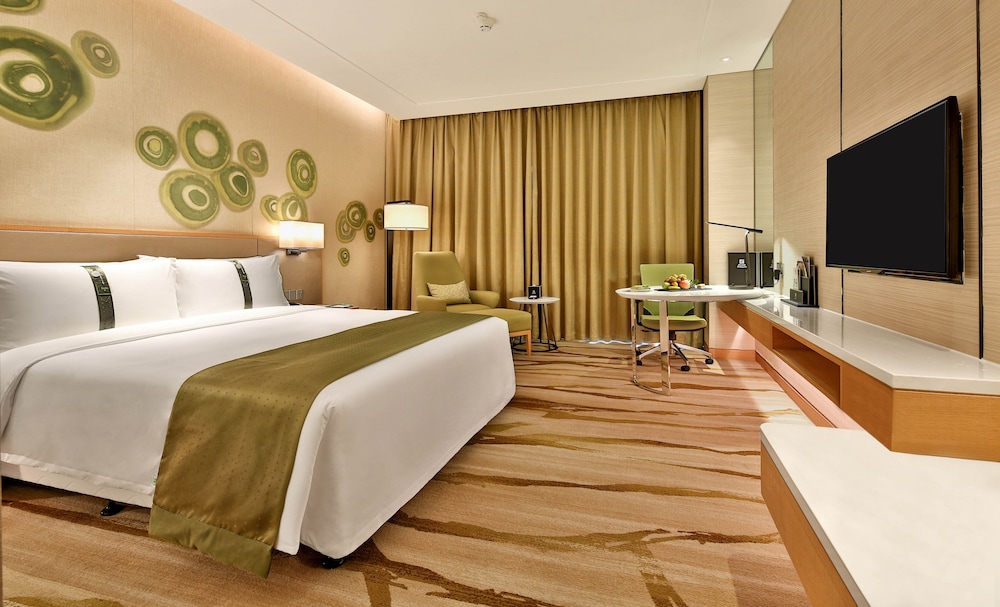 Standard Room, 1 King Bed, Club Lounge Access photo 1