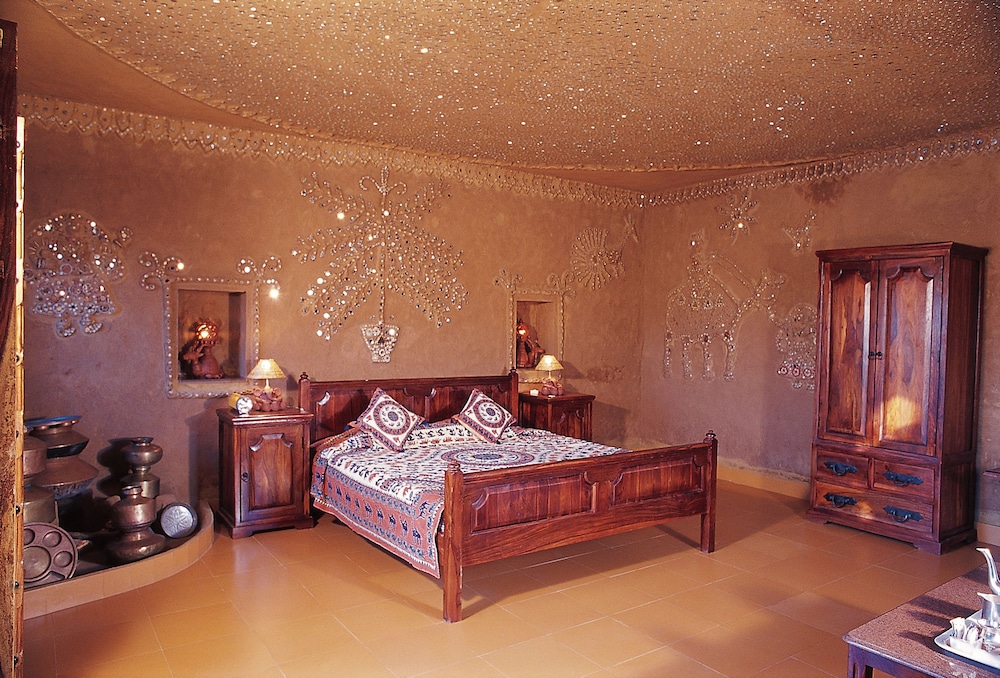 Standard Room, 1 Queen Bed - Photo 16