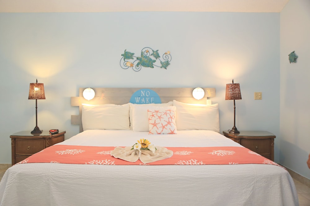 Deluxe Villa, 2 Bedrooms, Partial Ocean View, Beachside