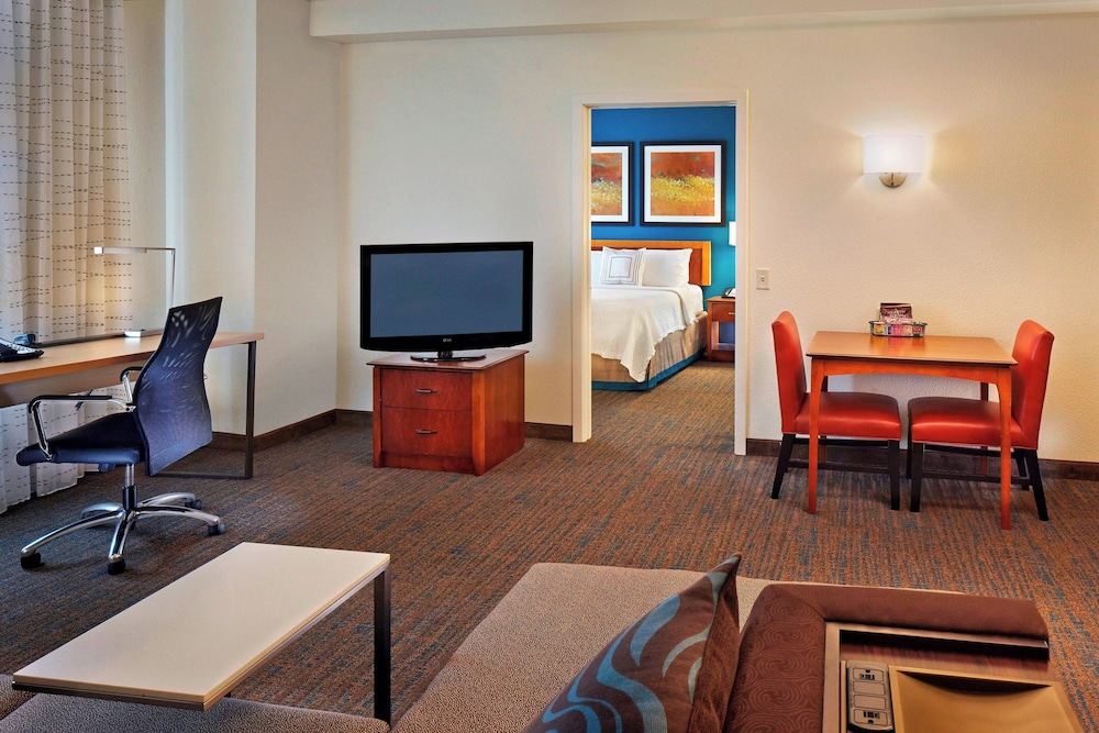 Suite, 2 Bedrooms (Mobility/Hearing Accessible, Tub) photo 1