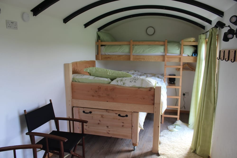 Cabin (Glamping Railway Wagon with Hot Tub) photo 3