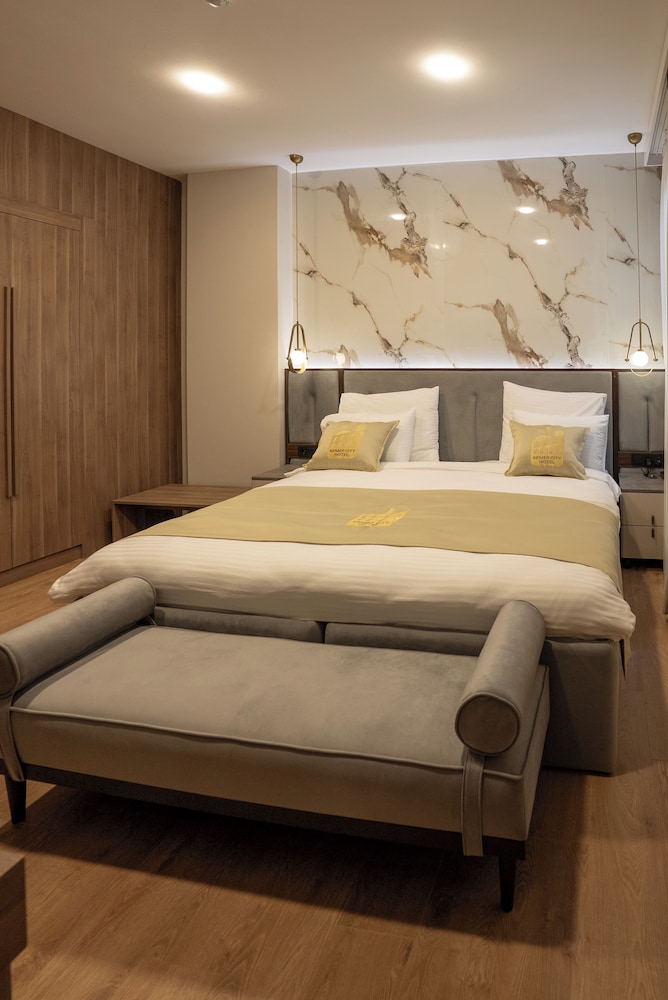 Superior Double or Twin Room, Non Smoking, City View photo 2