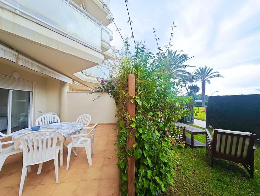 Charmante Miami Platja Wohnung mit Gartenblick, Foto 26