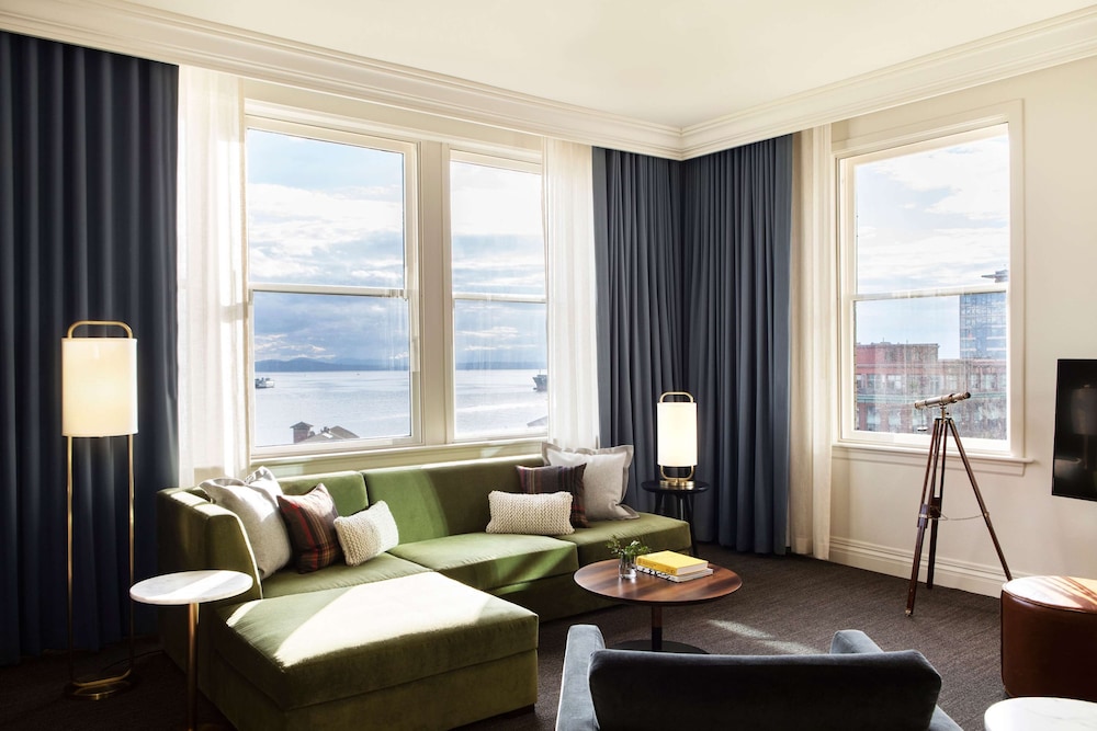 Sound View One Bedroom Suite