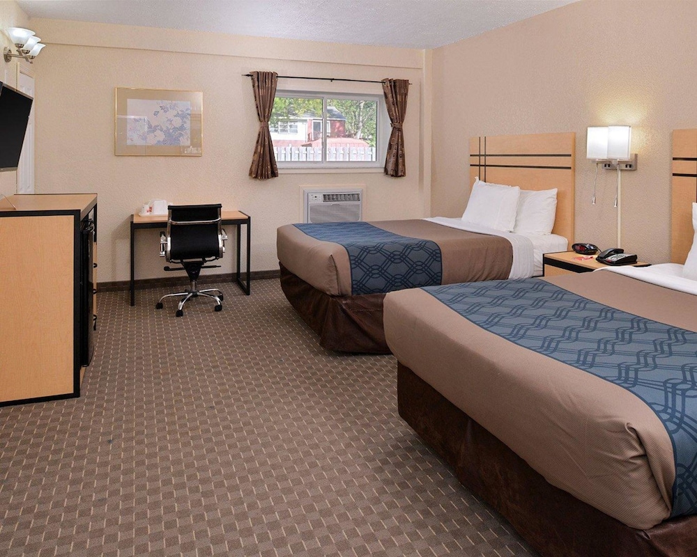Econo Lodge Rochester I-90 & I-390, Photo 2