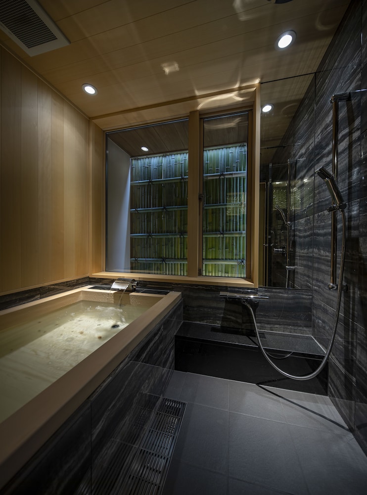 CAMPTON KIYOMIZU 3 (with wooden bathtub),Semi-double bed x2 for 2 people, Futon for the others photo 3
