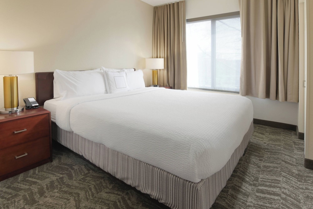 Suite, 1 King Bed - Photo 1